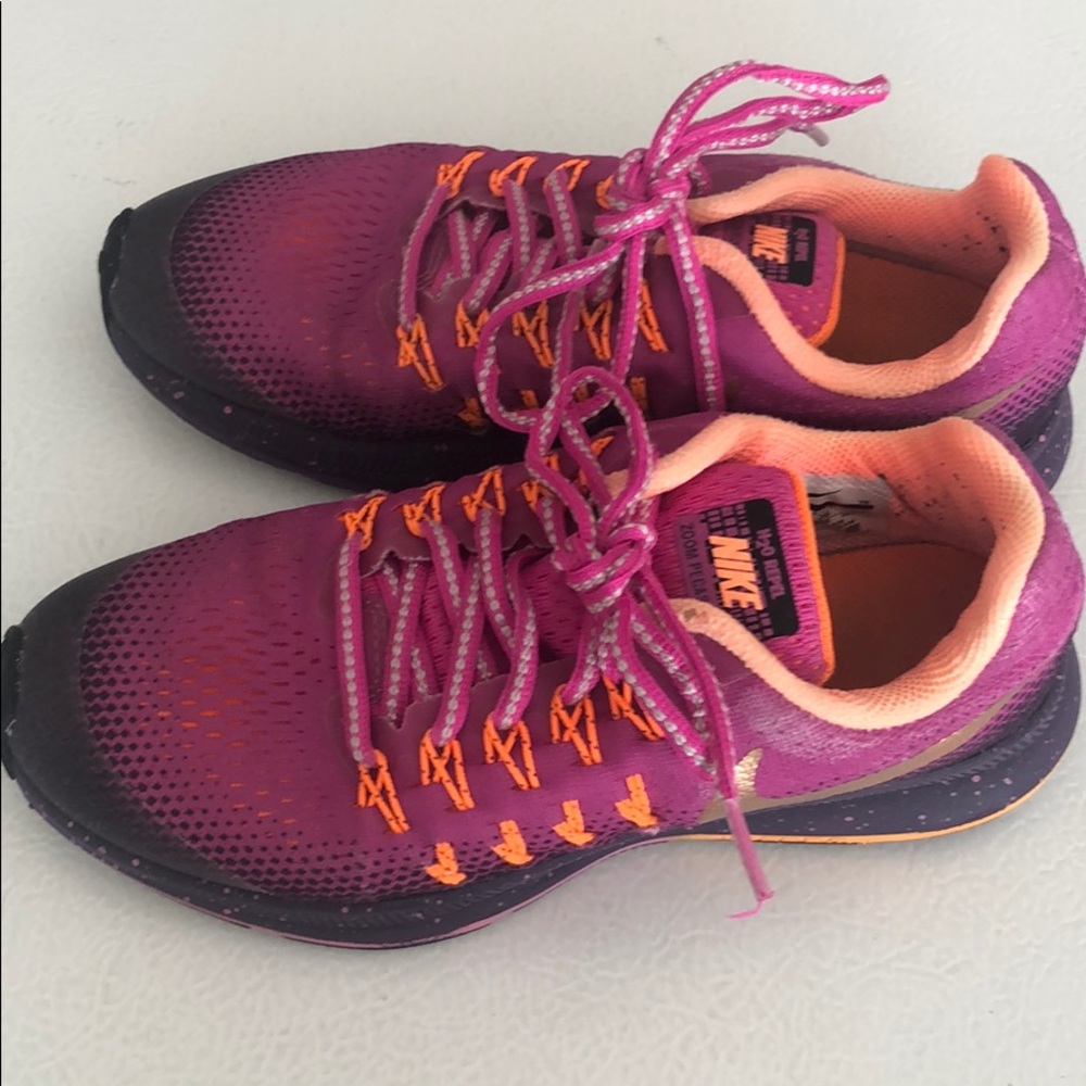 Nike H2O Repel youth shoes size 4